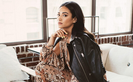 Actress Shay Mitchell // My Stuff