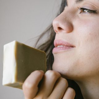 Beautiful skin starts with the right ingredients. 🌾 Our Coconut Oil Soap with exfoliating oatmeal works as an exfoliant scrub to slough away dirt, dead skin cells, and excess oil.

#soap #glowingskin #skincareproducts #healthyskin #coconutoil